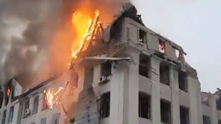 Χτυπήθηκε πανεπιστήμιο και αστυνομικό τμήμα στο Χάρκοβο